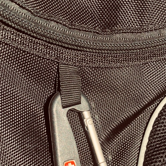 SWISSGEAR Scan Smart TSA 17.5" Laptop Backpack Black- Every Pocket Imaginable! - Picture 5 of 16